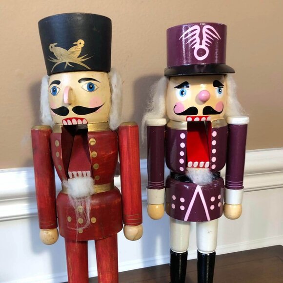 Enesco 13.5” toy soldier nutcracker(s) - set of 2 - Picture 9 of 10